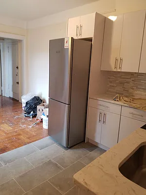 Rented by LG Realty Solutions Inc | media 8