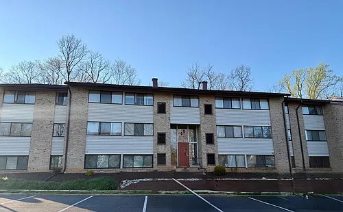 140 Royal Oak Dr #I Photo 1