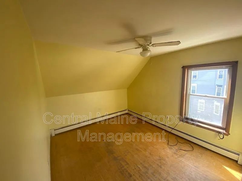 2 bed, 1.0 bath, $1,275 — Photo 4