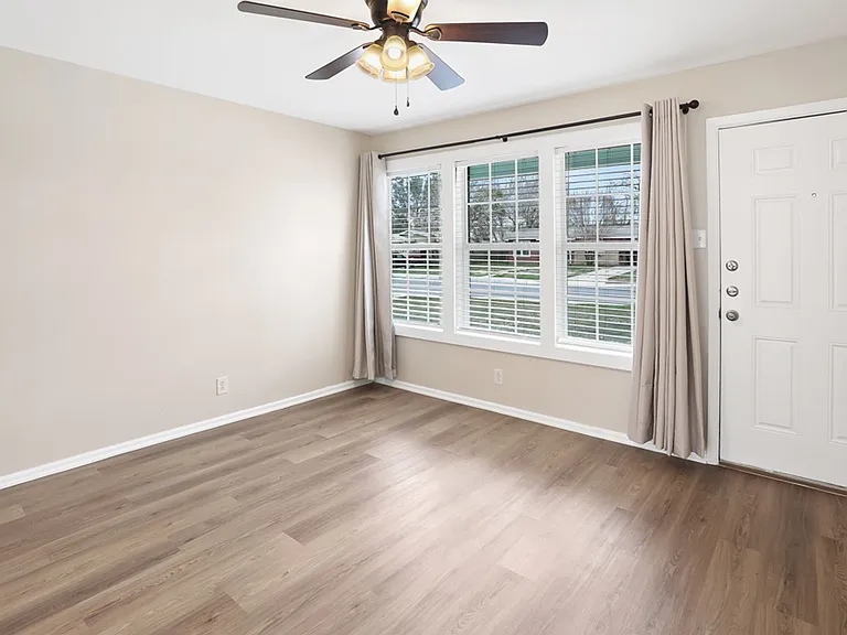115 Harcourt Ave — Photo 6