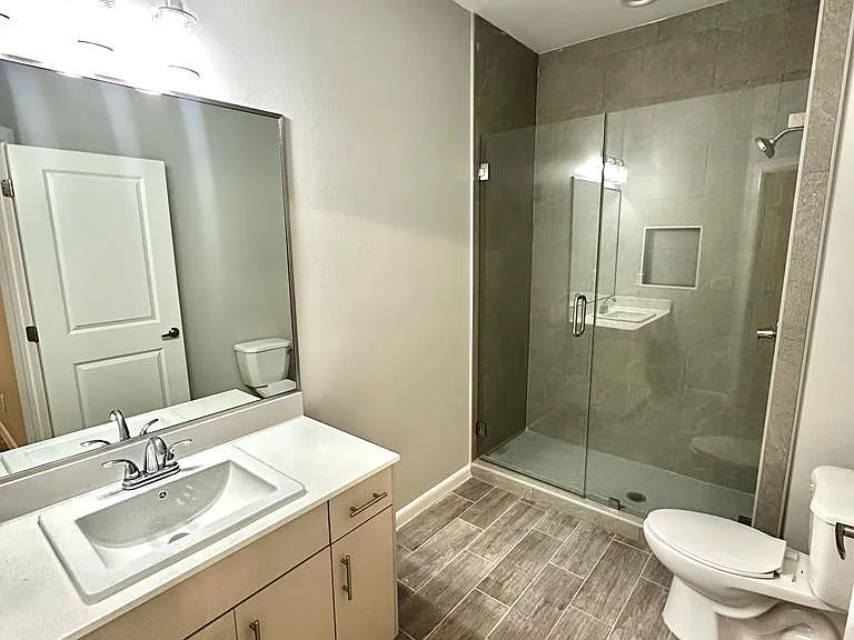 805 W Dove Ave #1 — Photo 16