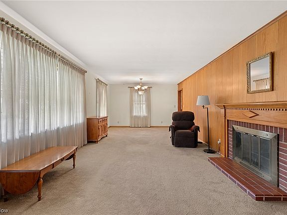 4th image of 1426 W 33rd St