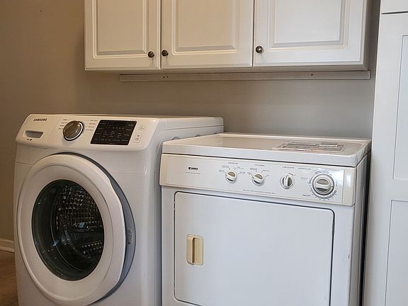 2nd image of 1146 Avoca Ave