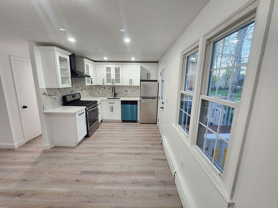 1st image of 98 Glen Eagle Dr #100