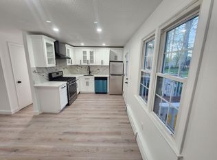 98 Glen Eagle Dr #100, Bristol, CT 06010