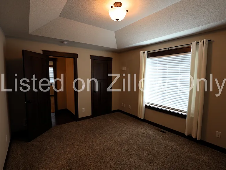 6758 Redwood Ave — Photo 11