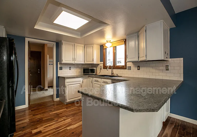 470 W Sutton Cir — Photo 9