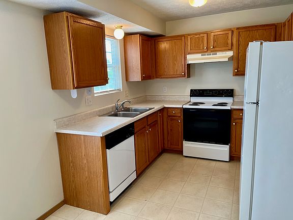 4th image of 708 Arcadia Dr #4