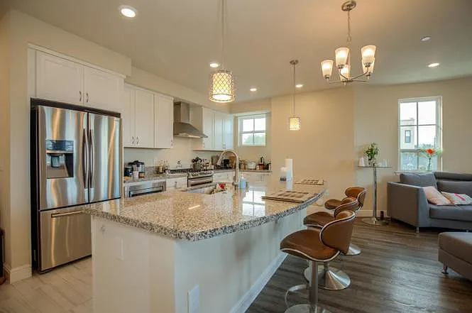Kitchen - 1368 El Camino Real #211