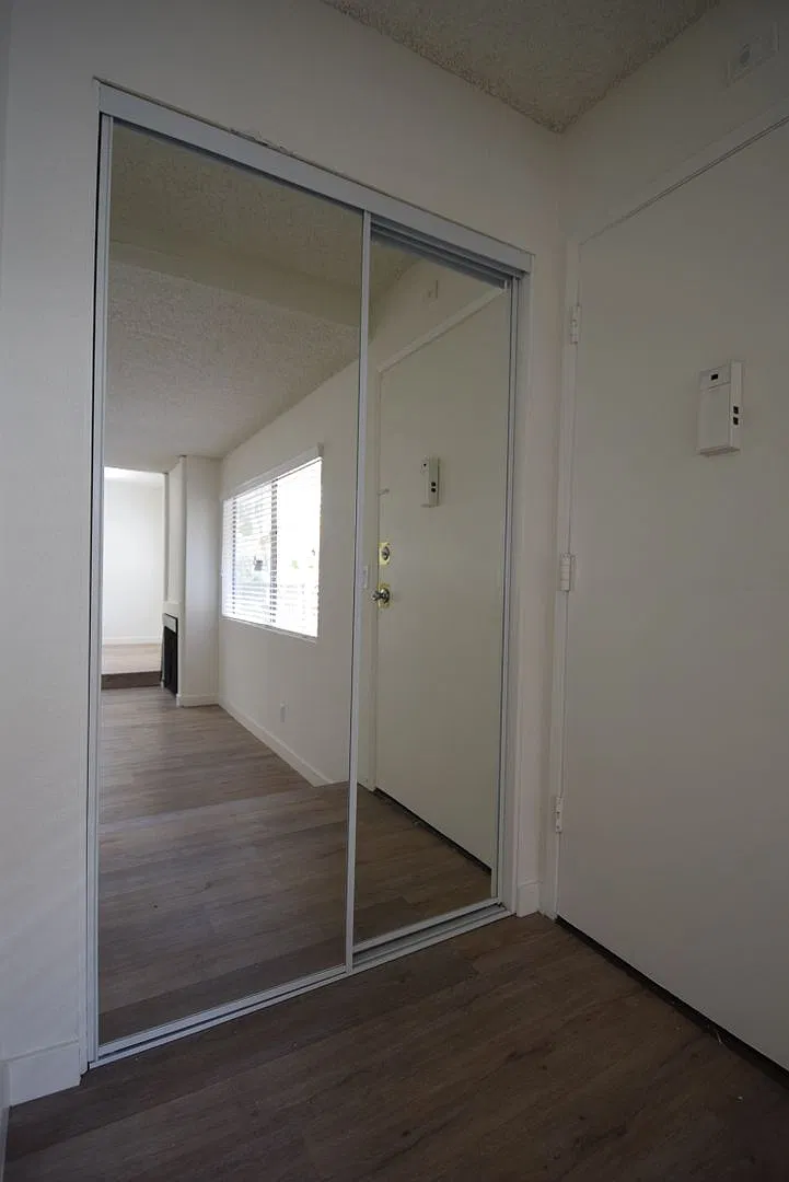 21018 Gresham St — Photo 3