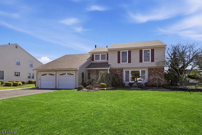 1st image of 29 Alexandria Dr