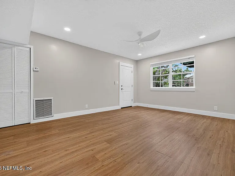 2247 Riverside Ave #3 — Photo 5