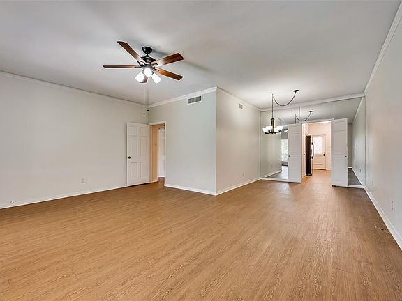 5th image of 4320 Bellaire Dr S APT 217W