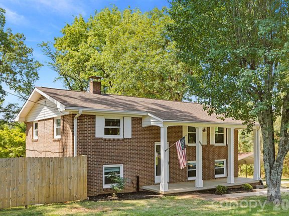 3rd image of 3806 Amsbury Rd