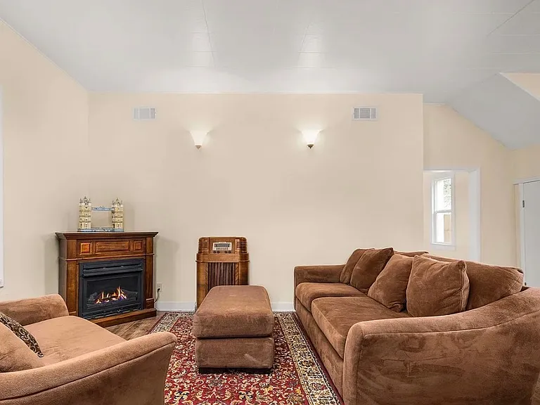125 Croft Ave — Photo 5