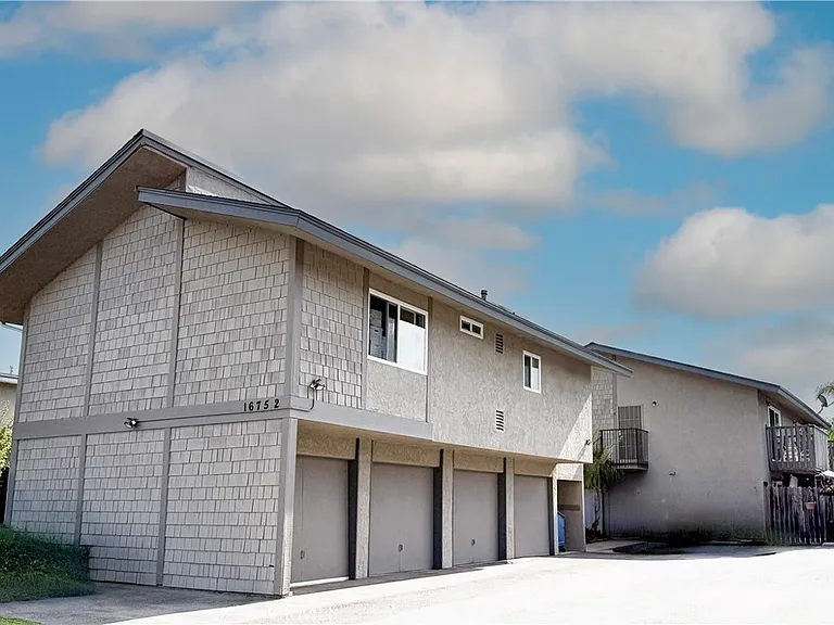 16752 Sims Ln #A — Photo 1