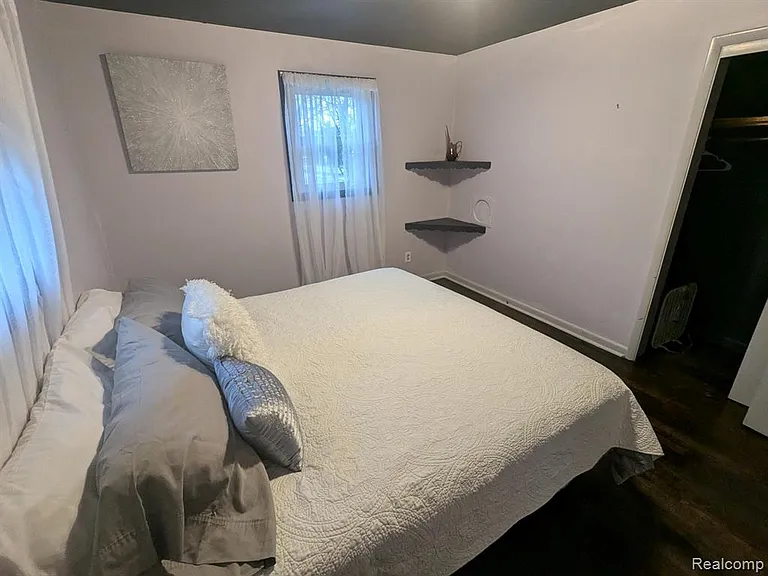 6305 Waldon Rd — Photo 8