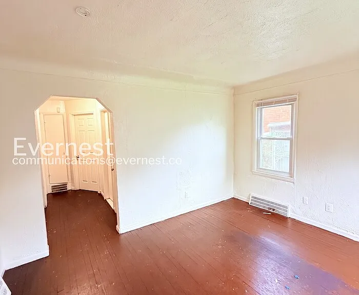18659 Shaftsbury Ave — Photo 13