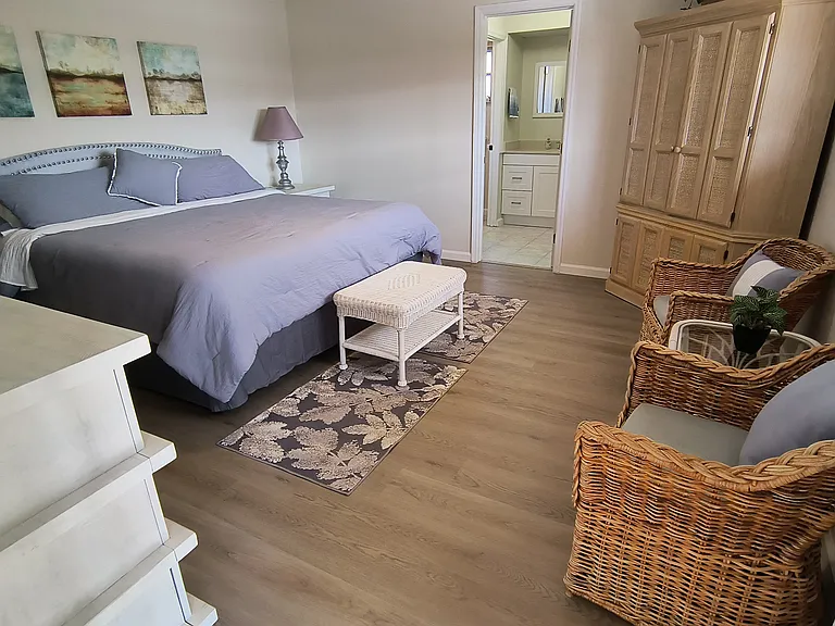 910 Juno Dr — Photo 10