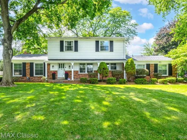 6638 Woodbank Dr, Bloomfield Hills, MI 48301