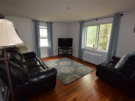 5th image of 22 Campbell St