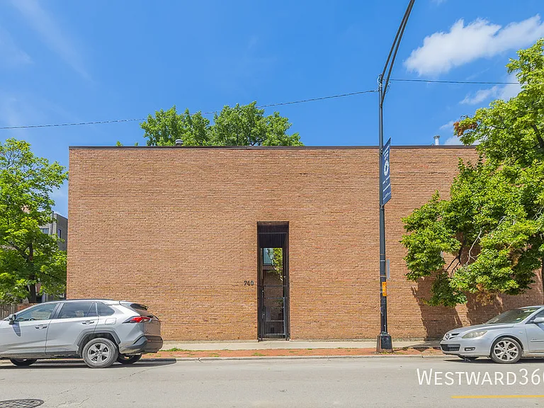 740 W Webster Ave #G — Photo 1