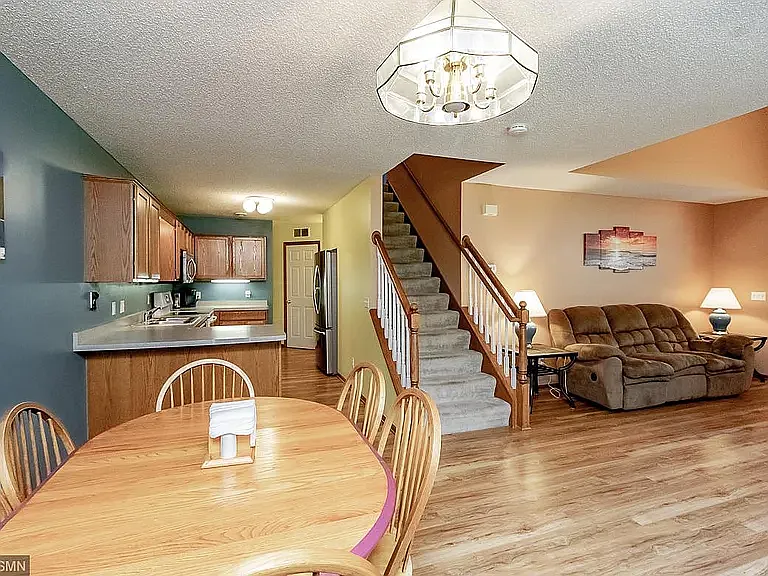 8590 Quarry Ridge Ln #F — Photo 2