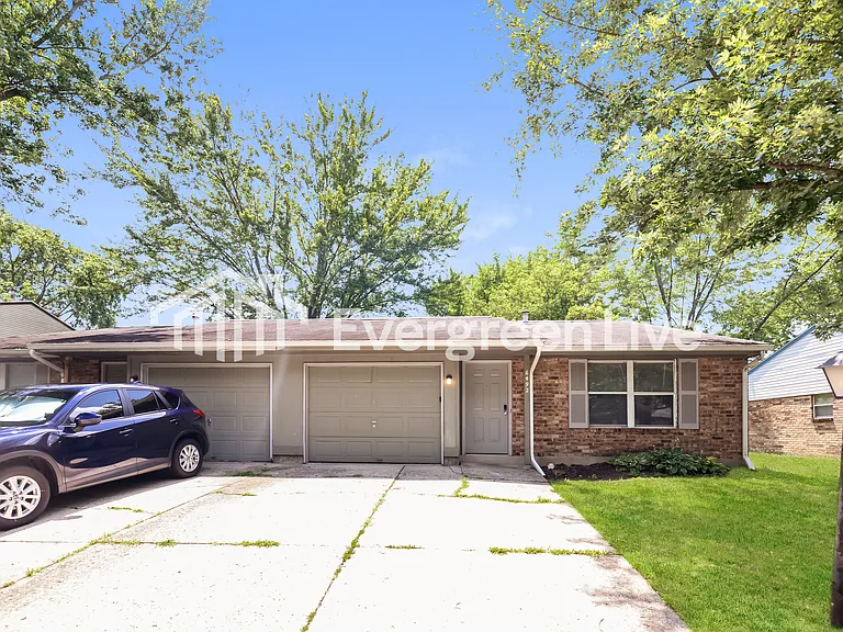 6492 Rolling Glen Dr — Photo 1