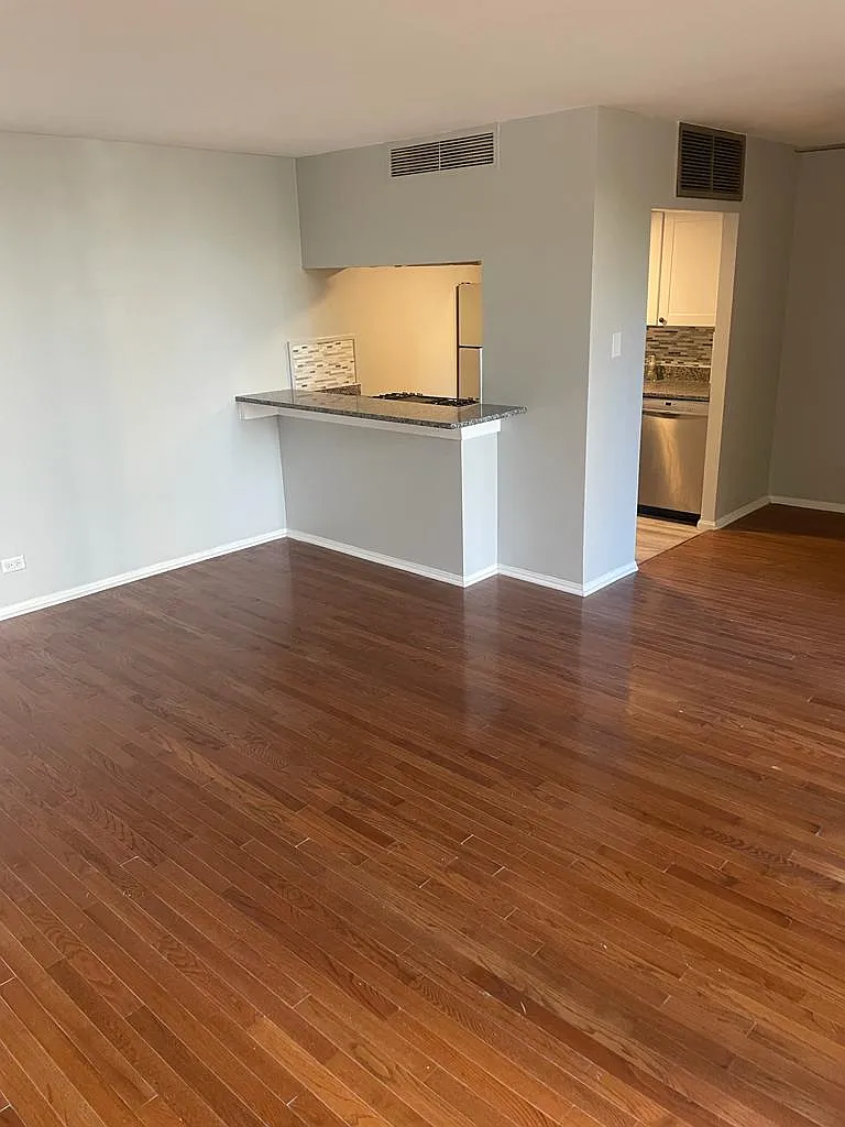 1 bed, 1.0 bath, $1,995 — Photo 2