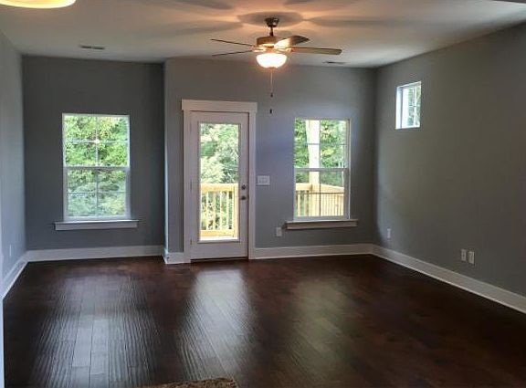 4th image of 1077 Honey Bush Cir
