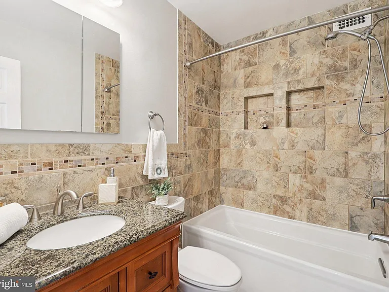 4977 Battery Ln #1-610 — Photo 14