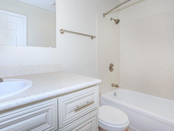 2nd image of 6754 Lake Washington Blvd NE #Svb0e7muc