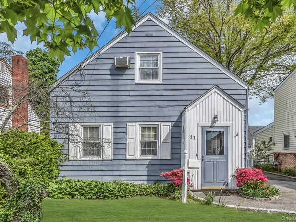11 Skidmore Place, Valley Stream, NY 11581