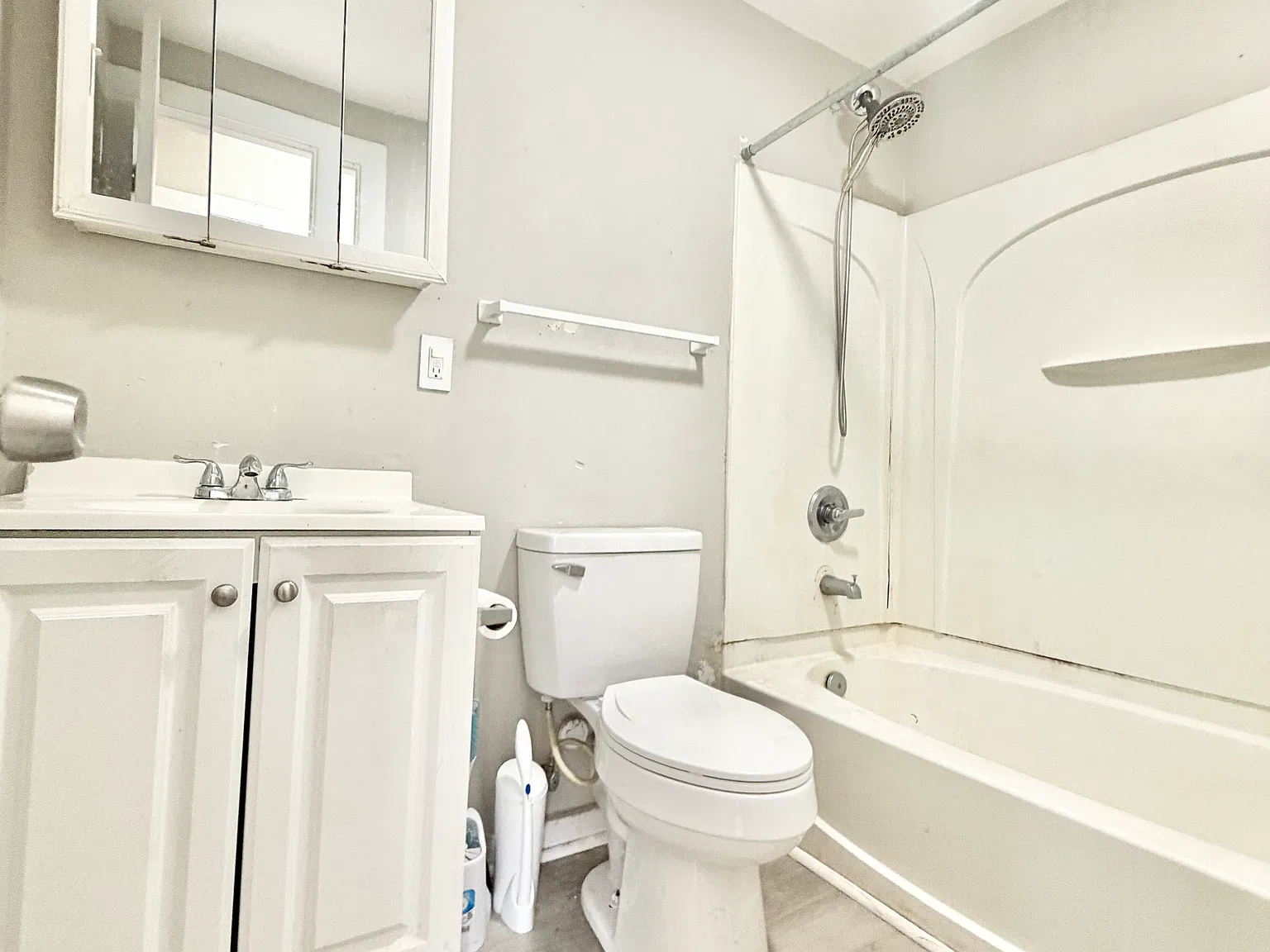 3 bed, 1000 sqft, $1,650 — Photo 4