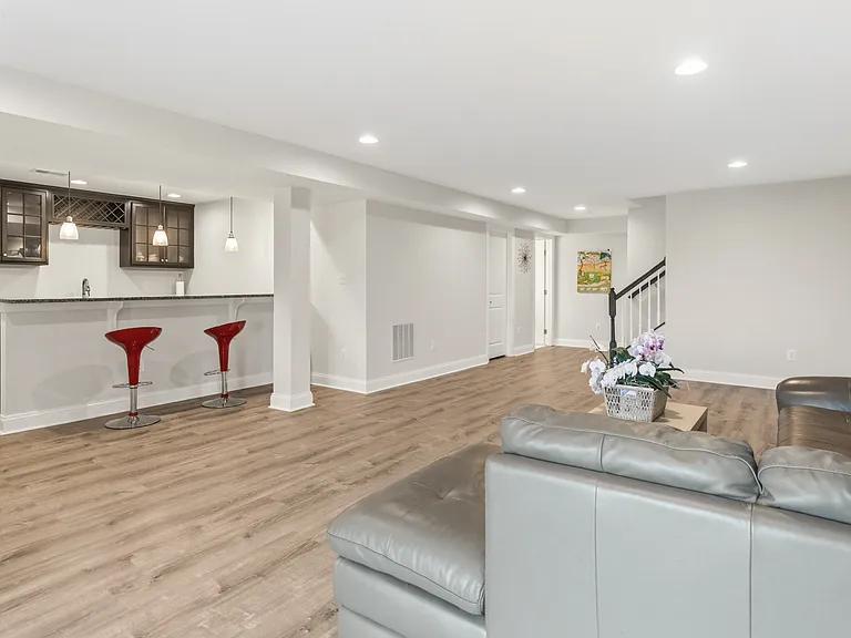 512 Quarry Point Rd — Photo 45