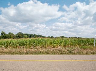 Crystal Lake Ave NW, Canal Fulton, OH 44614