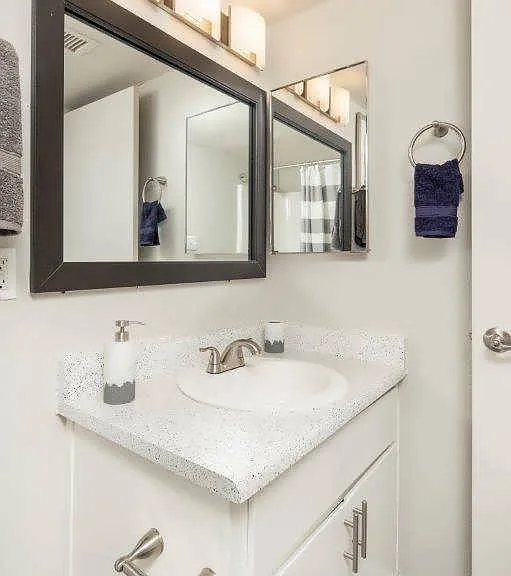 645 N Country Club Dr — Photo 7