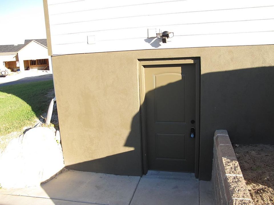 1st image of 2037 S Bridle Cir