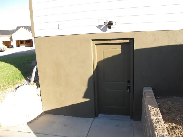 2037 S Bridle Cir, Saratoga Springs, UT 84045