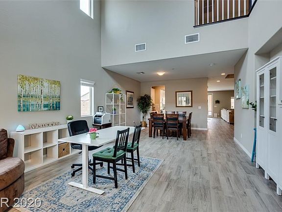 2nd image of 988 Cedar Cliff Ct