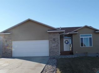 4501 W Pat St, Sioux Falls, SD 57107