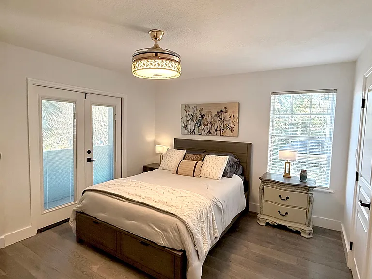 606 E Livingston St — Photo 24