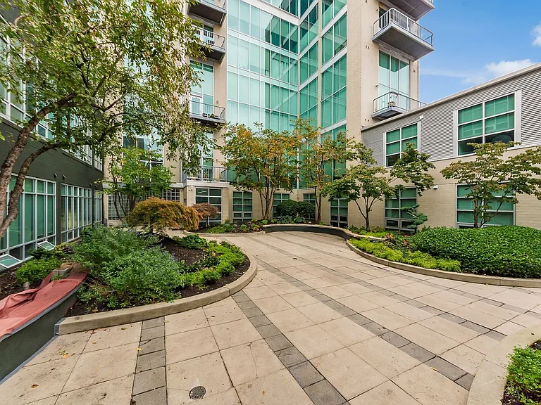 60 E Spring St #105 — Photo 14