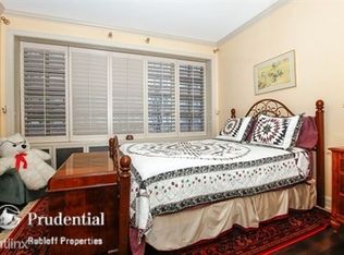 220 E Walton Pl #3E, Chicago, IL 60611