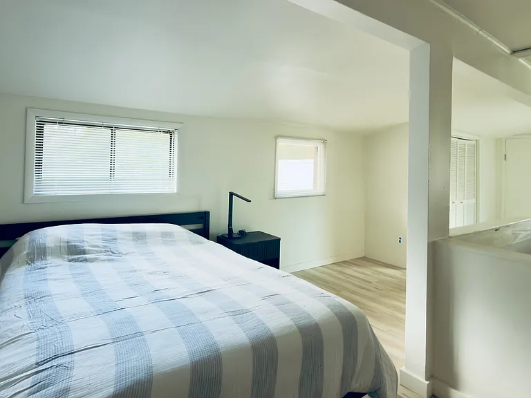 105 Esther St — Photo 12