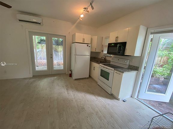 5th image of 261 NW 50th St #1