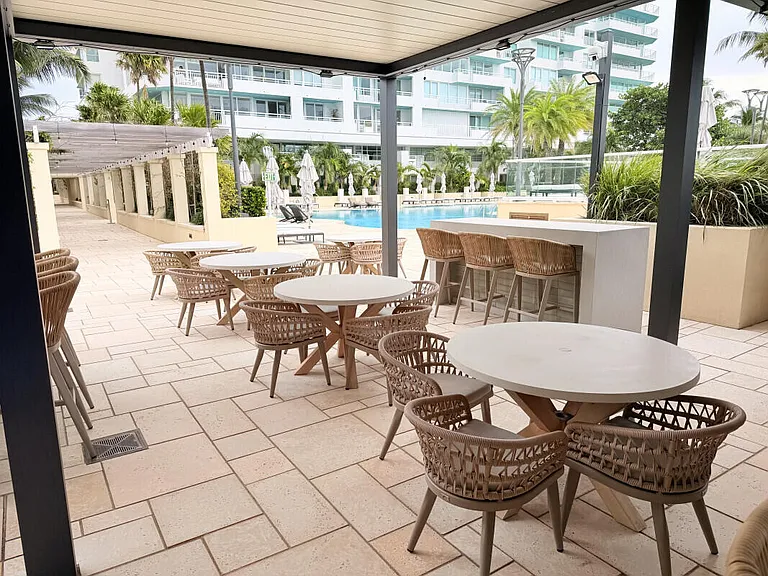 400 S Pointe Dr #307 — Photo 11