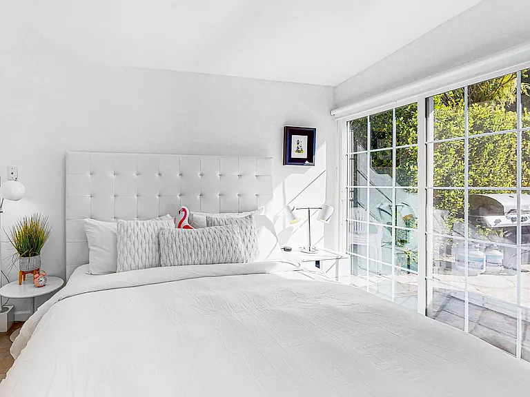 564 N Calle Rolph — Photo 5