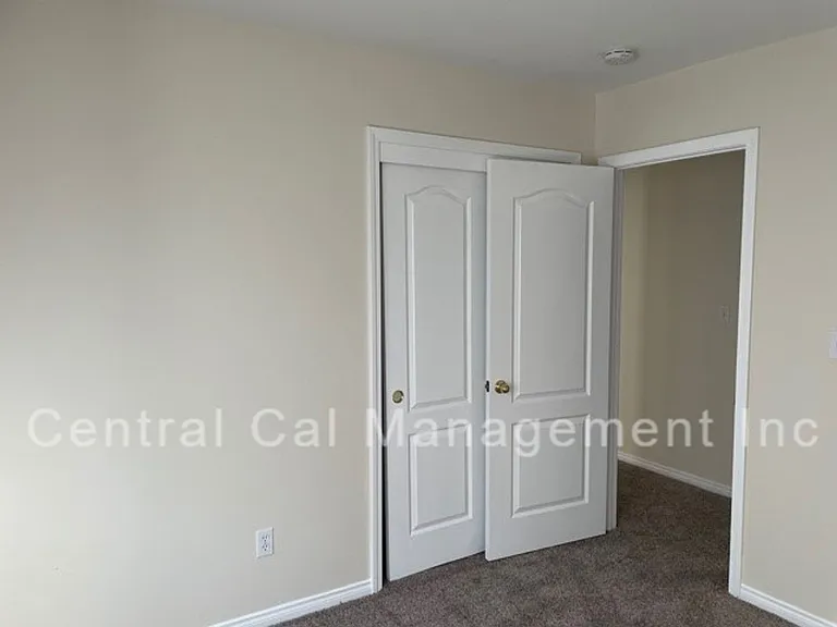 11902 Cedar Bluff Ave — Photo 16