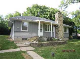 30724 Oak Dr, Waterford, WI 53185